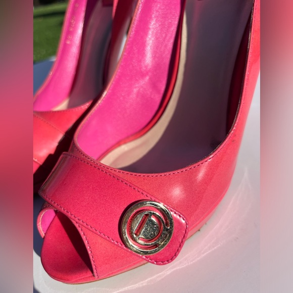 Christian Dior patent leather heels, with gold hardware - Picture 5 of 8